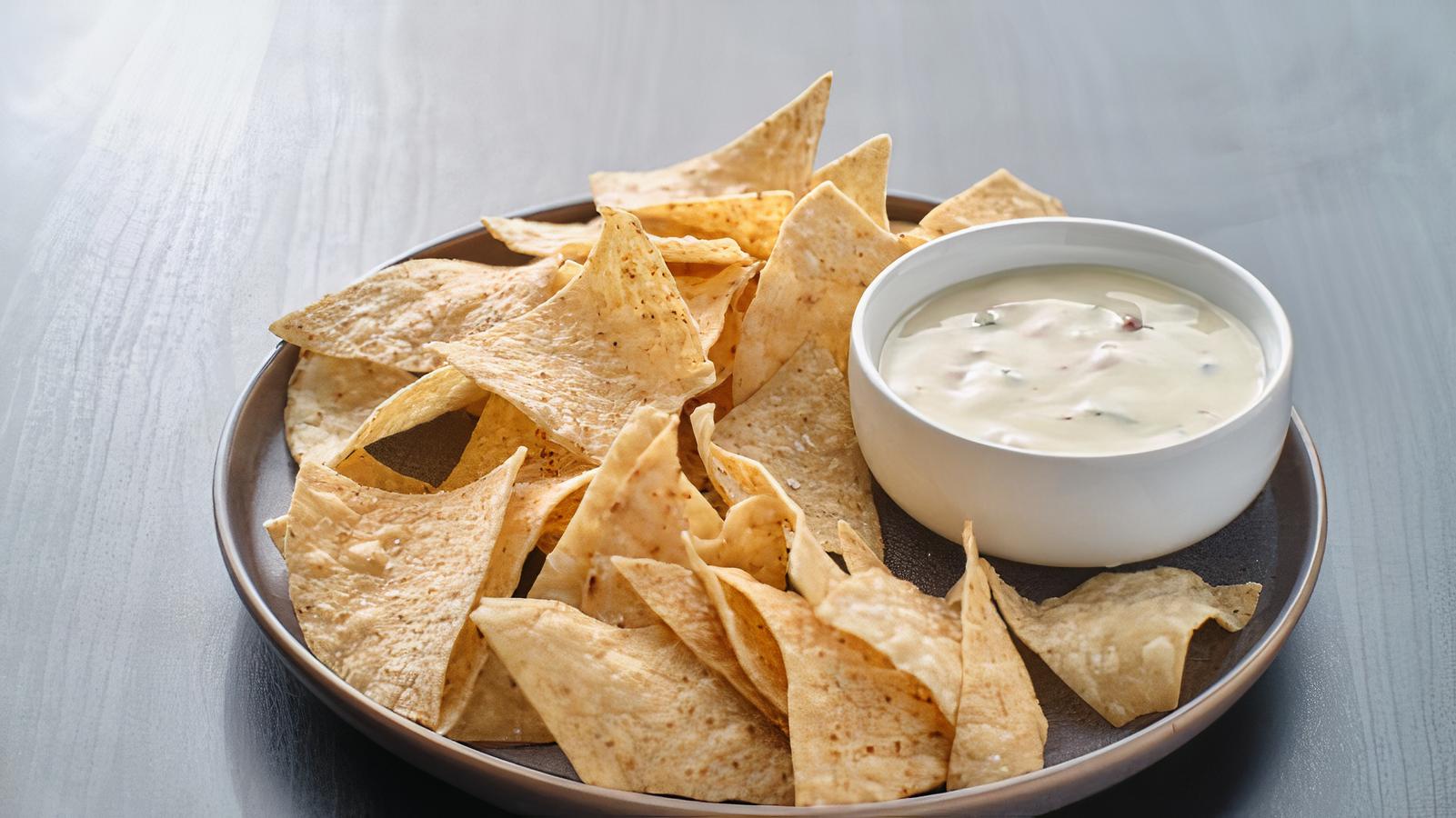Queso  Blanco &  Chips