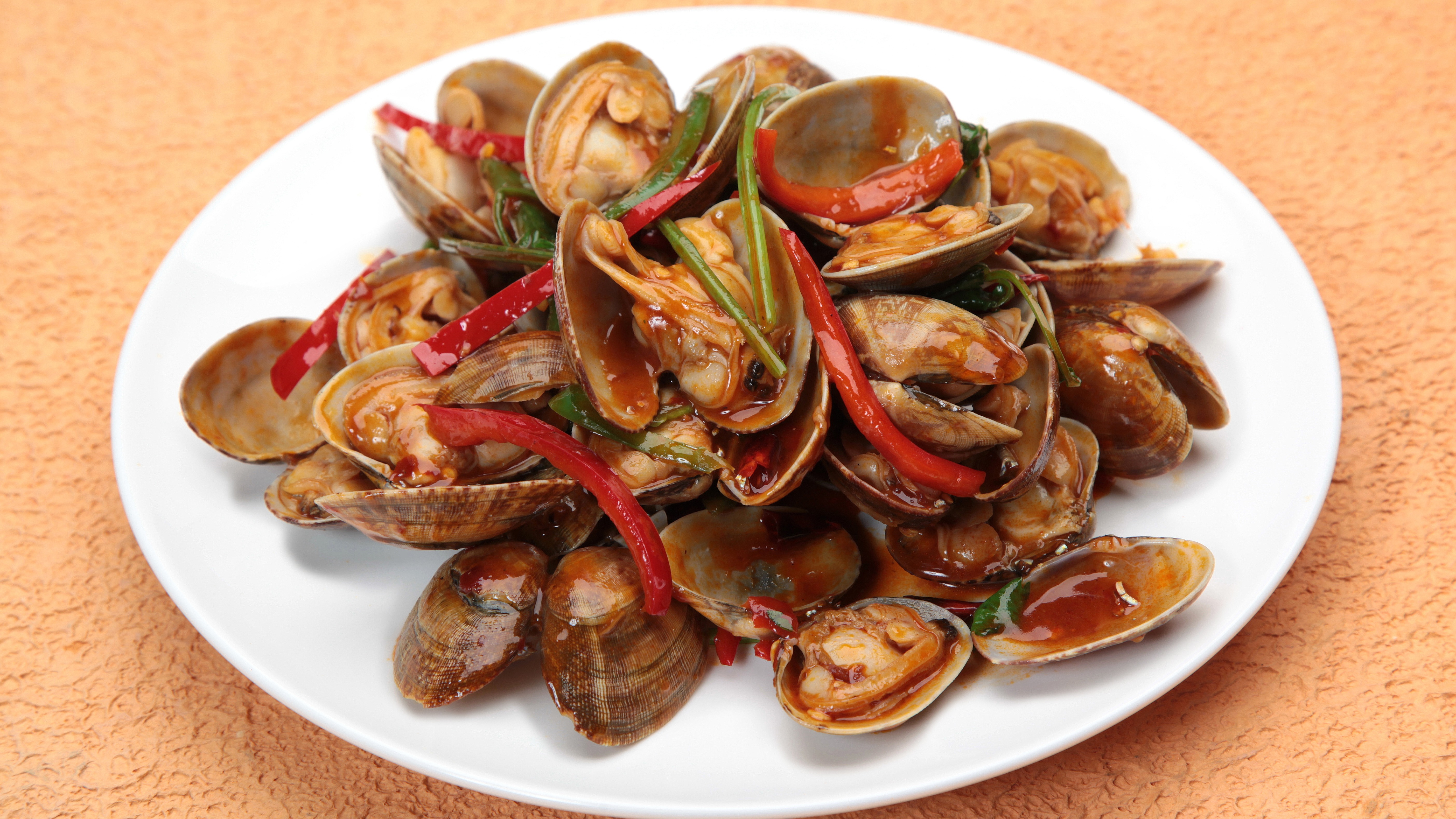 Spicy Clams with Brown Sauce 炒海瓜子