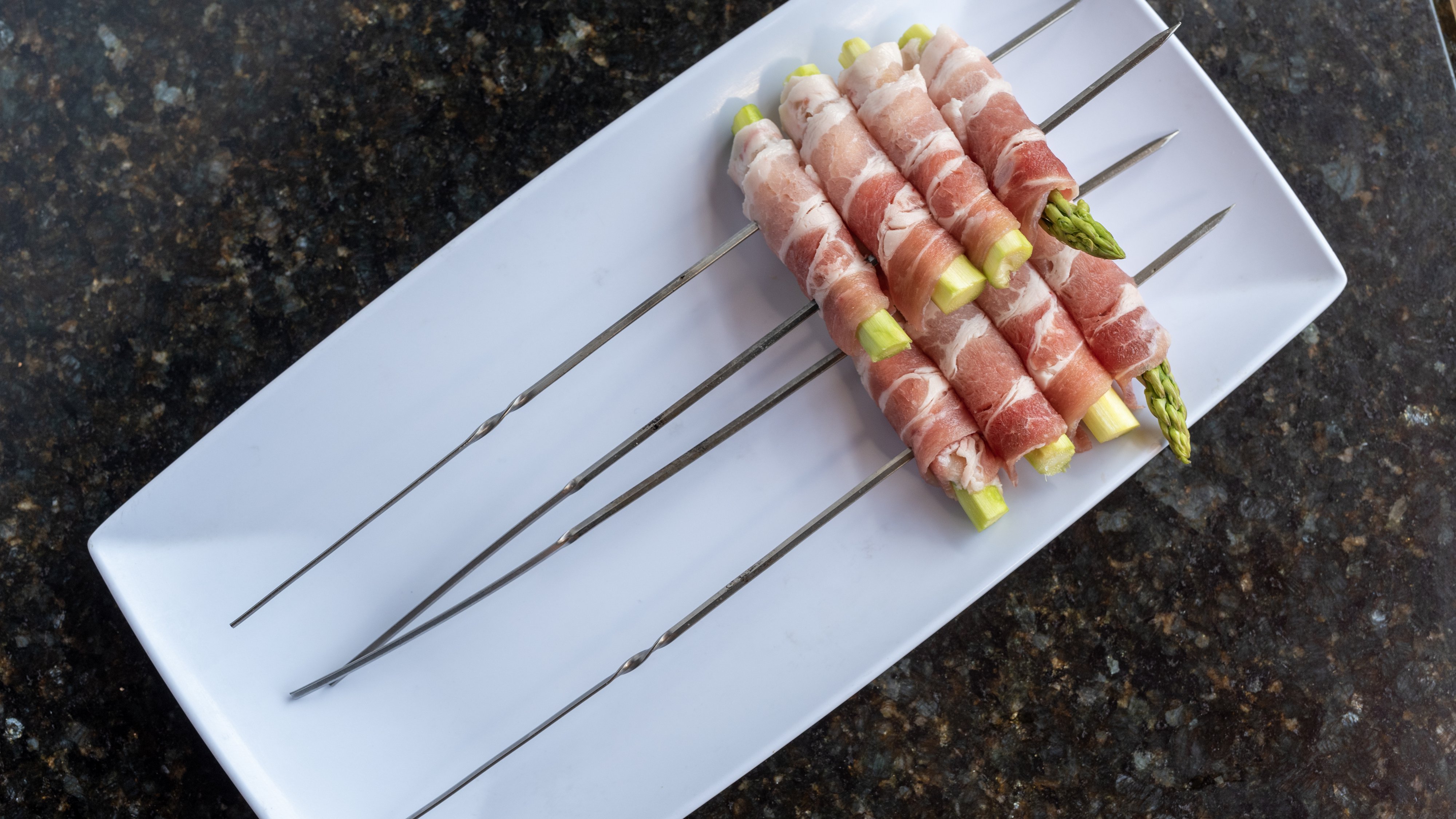 Pork Bellies with Asparagus (1 pc) 五花肉卷芦笋