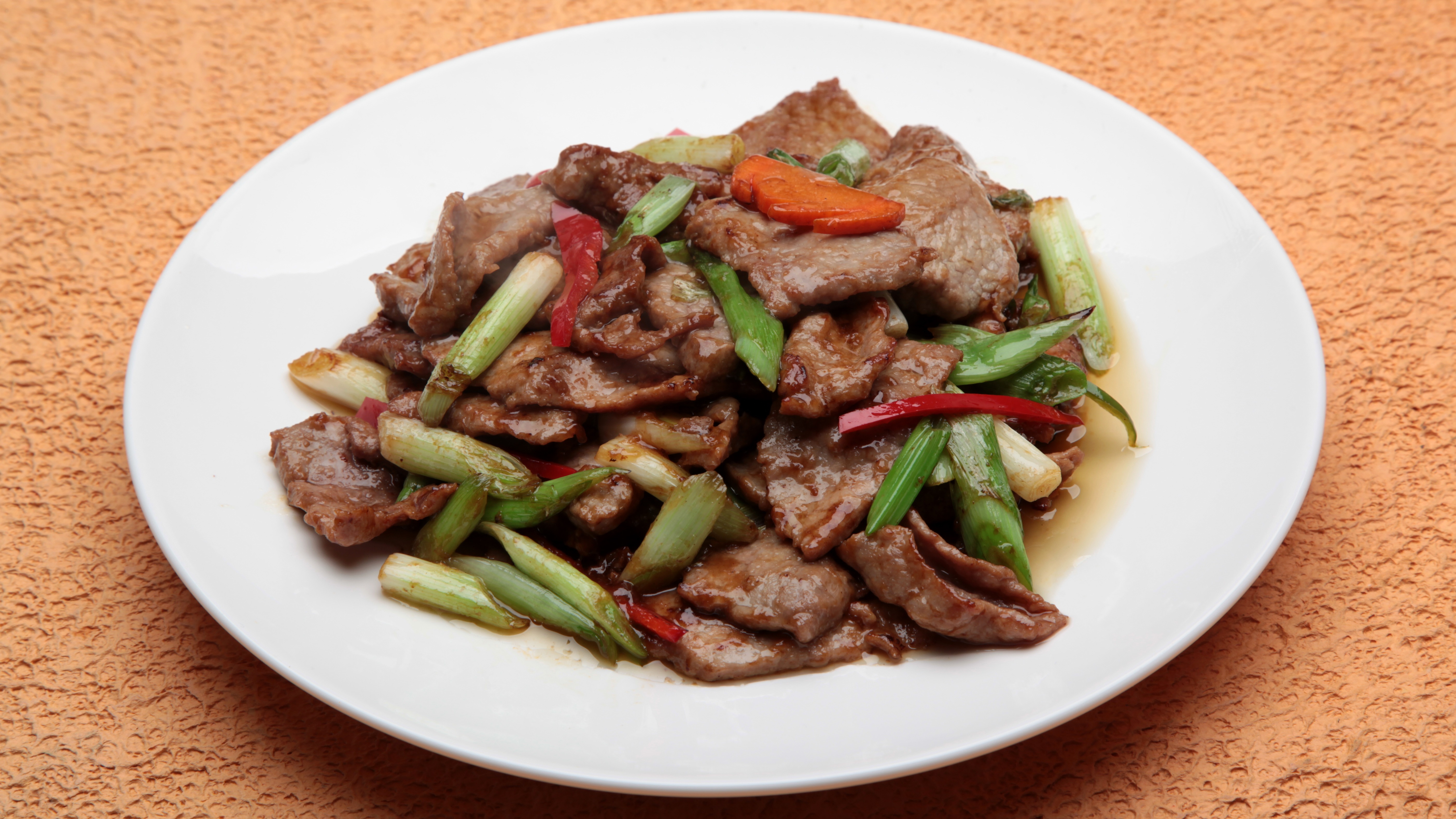 Beef with Green Onion 葱爆牛肉